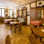 Hotel-gasthof Goldener Greifen Guest house