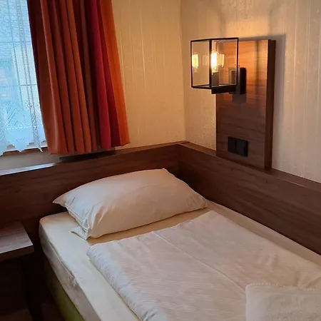 Гостевой дом Hotel-gasthof Goldener Greifen 3*